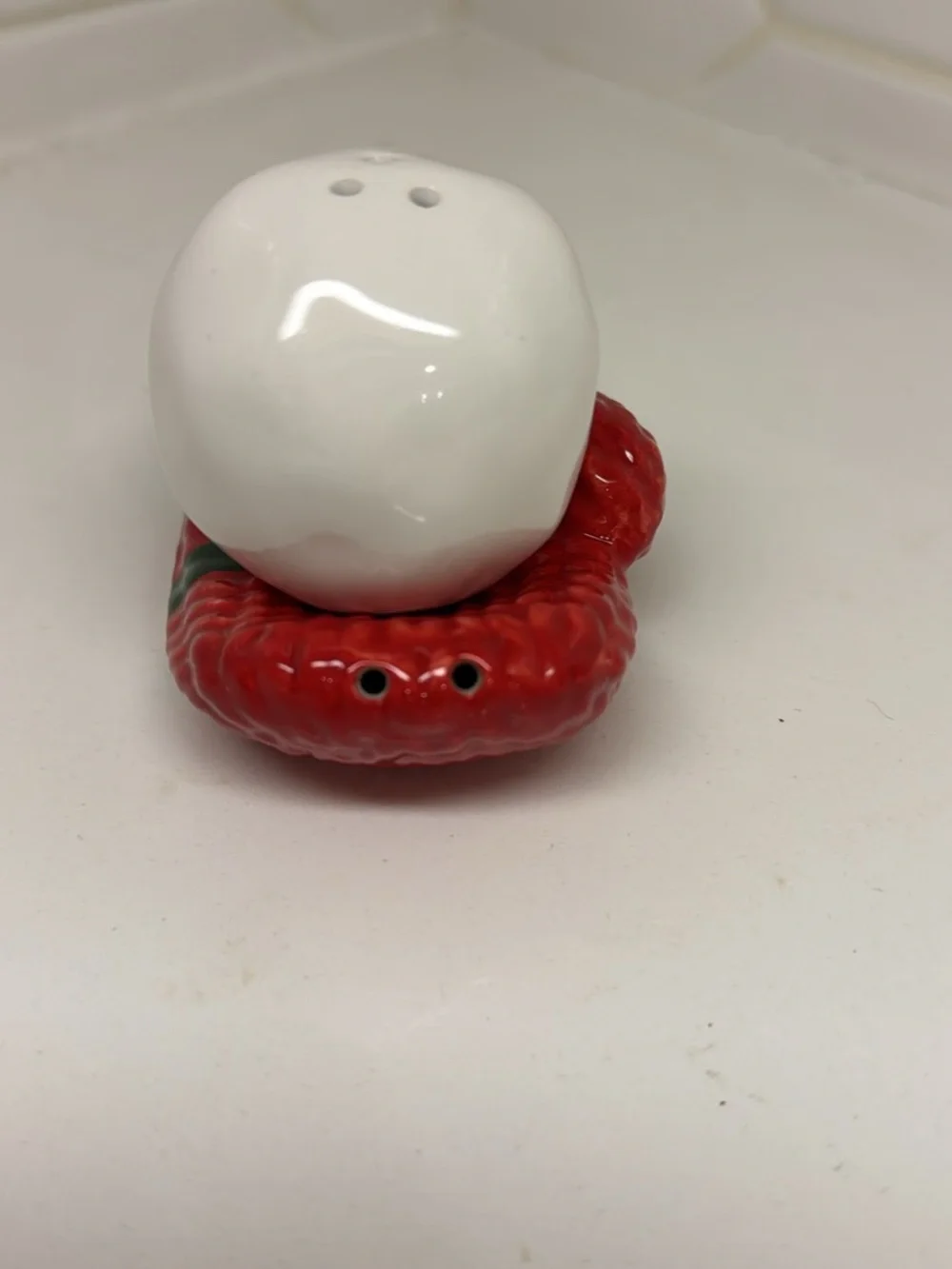 Hallmark mitten and snowball salt and pepper shakers